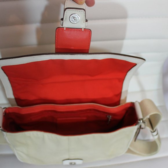 COACH Hampton Beige Cream Red Convertible Signature Purse No:A0769-F10707 - Picture 6 of 13